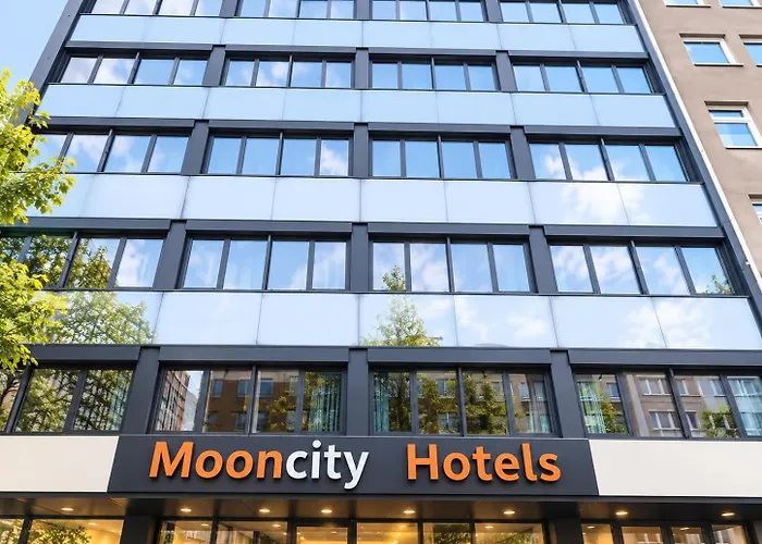 Mooncity & Boardinghouse *